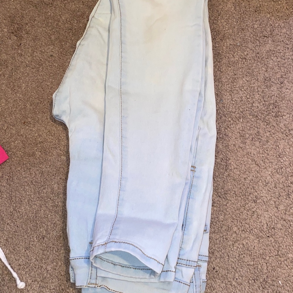 Light jeans - Picture 2 of 2